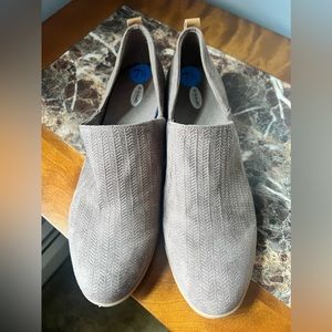 NEW Women’s Size 7.5 Dr. Scholl’s Slip Ons
